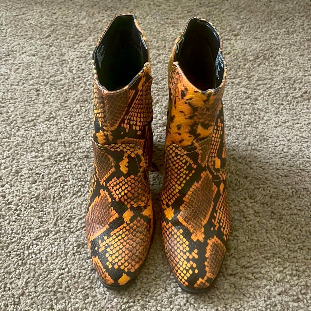 Print heel booties